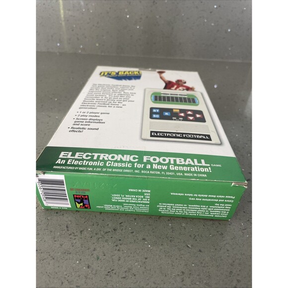 Basic Fun Retro Classic Handheld Electronic Football Game 2016 NEW SEALED - Picture 4 of 7